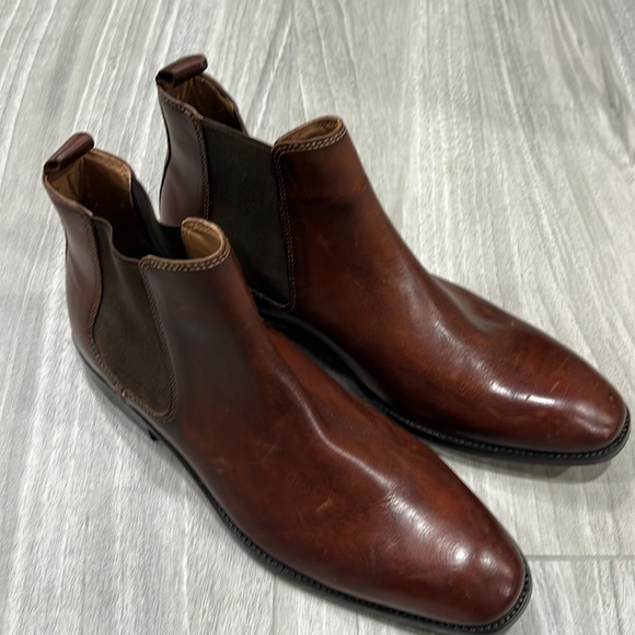 Steve Madden Other - STEVE MADDEN SYRE TAN LEATHER